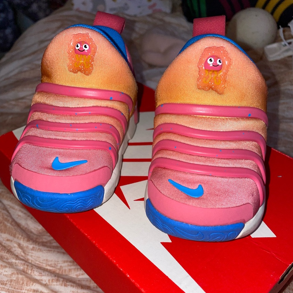Nike Dynamo Go SE